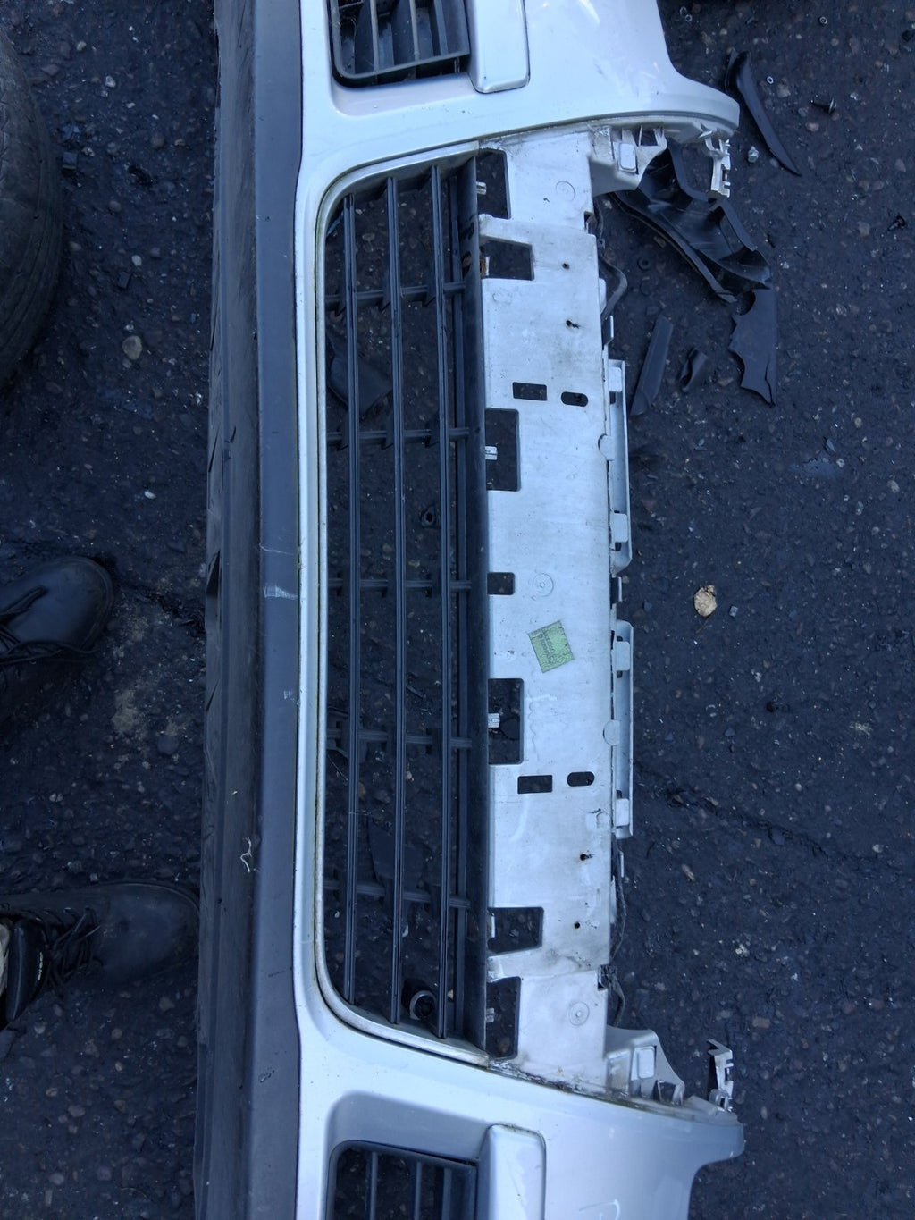 2006 VW VOLKSWAGEN PASSAT B6 ESTATE COMPLETE FRONT BUMPER WITH GRILLE FOG LIGHTS
