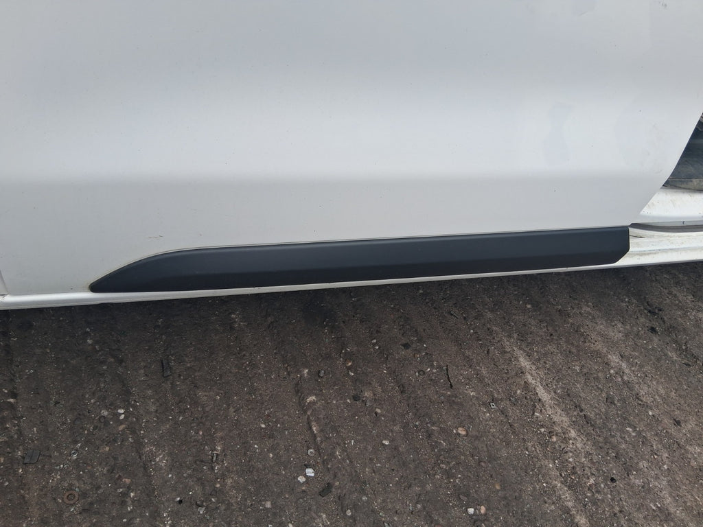 2019 CITROEN DISPATCH VIVARO MK3 NSF PASSENGER SIDE FRONT DOOR MOULDING TRIM