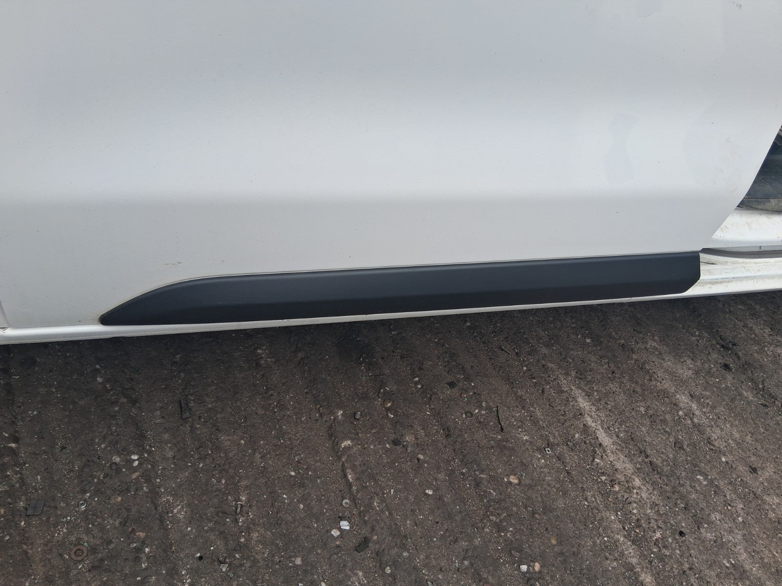 2019 CITROEN DISPATCH VIVARO MK3 NSF PASSENGER SIDE FRONT DOOR MOULDING TRIM