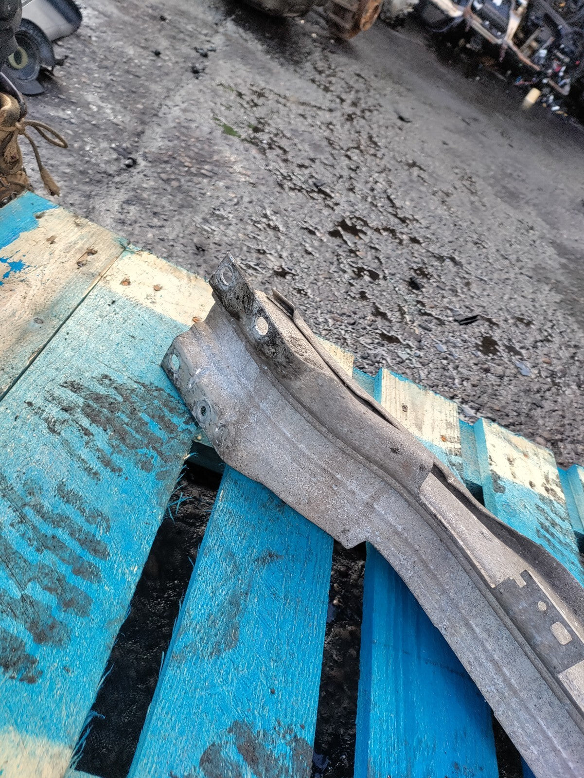 2008 VAUXHALL ASTRA H REAR CRASH BAR