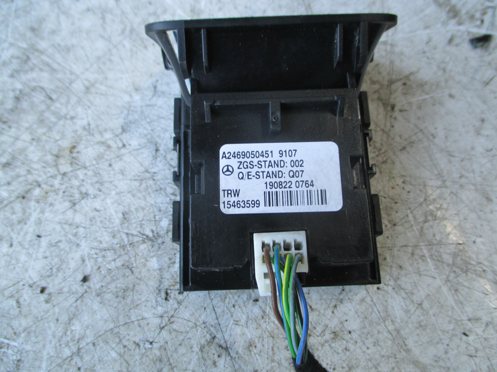 MERCEDES BENZ GLA MK1 X156 2019 ELECTRONIC HANDBRAKE RELEASE SWITCH a2469050451