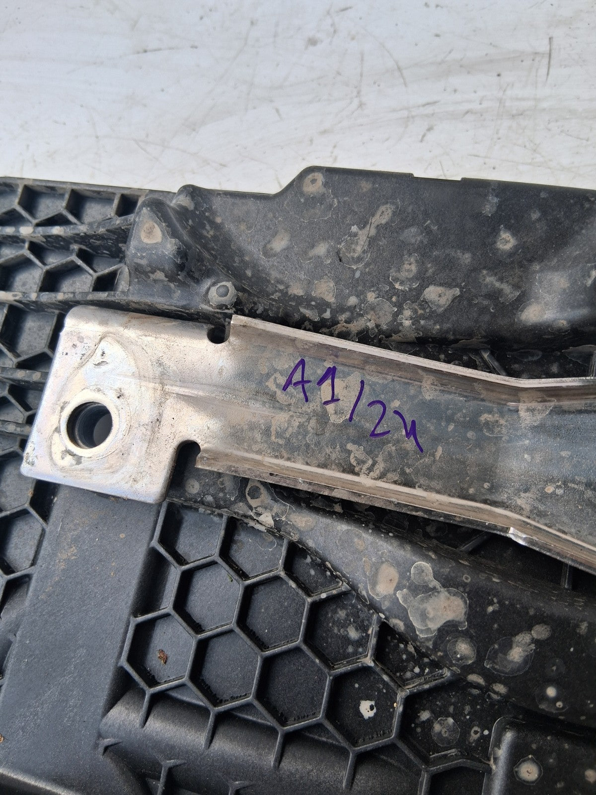 2024 AUDI A1 BATTERY BOTTOM TRAY 200915331