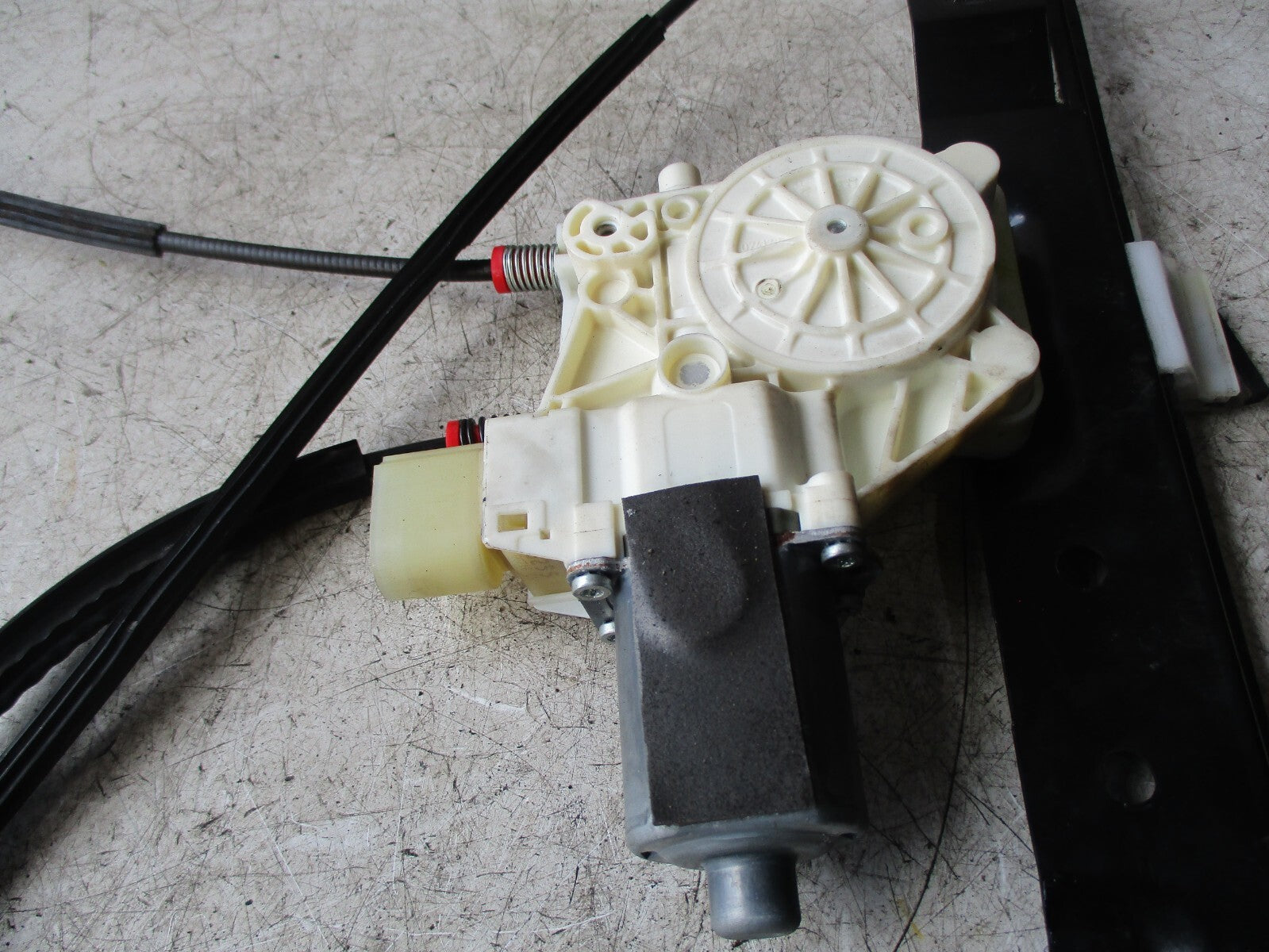 FORD MONDEO 2019 NSR PASSENGER SIDE REAR WINDOW MOTOR & REGULATOR C04397101