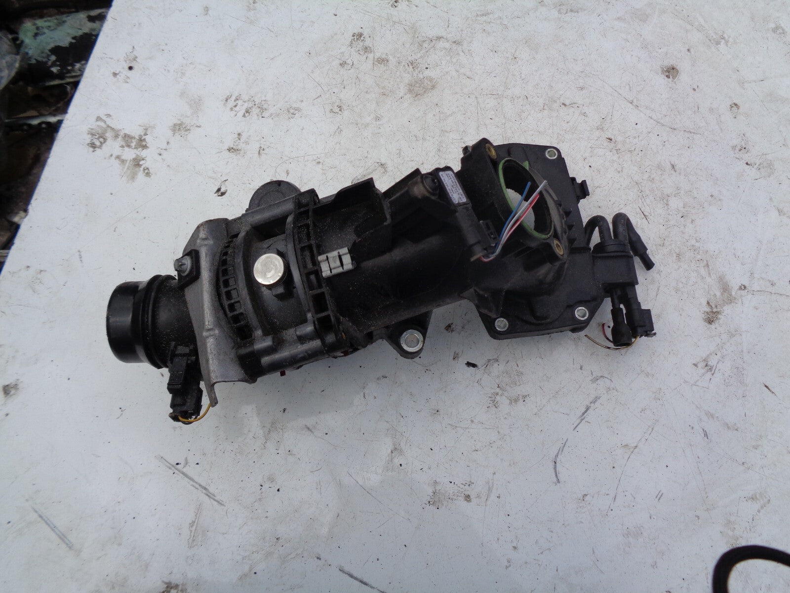 MERCEDES BENZ 2012 THROTTLE BODY AND INTERCOOLER PIPE A6510900470 A0101537428