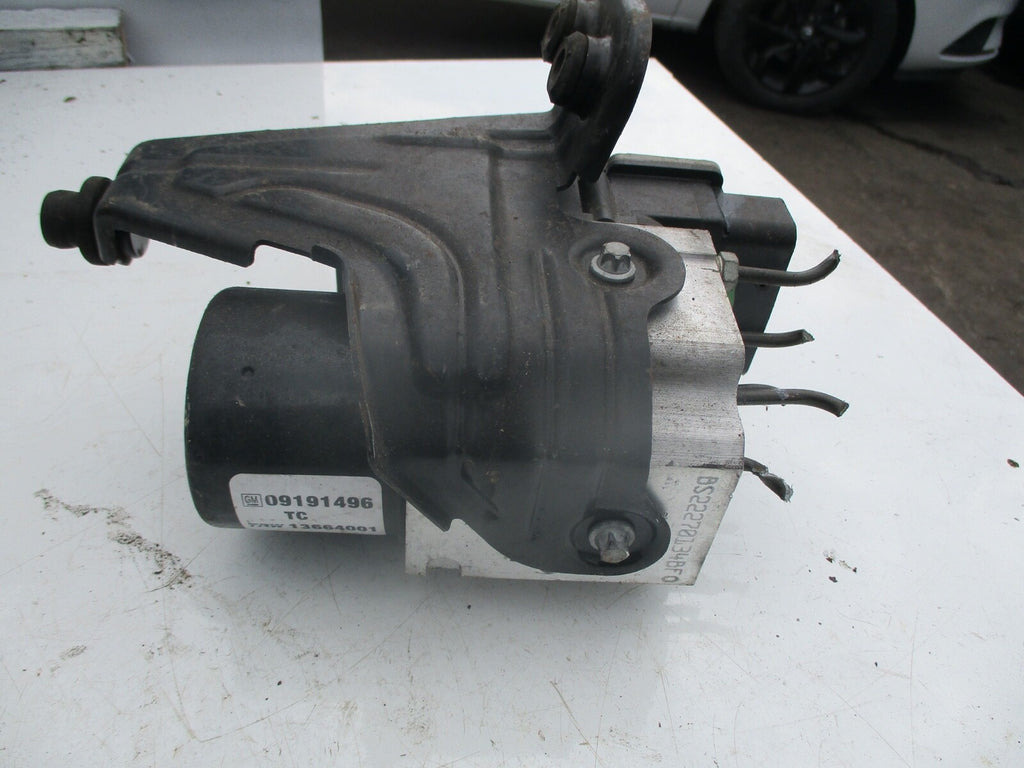 VAUXHALL VECTRA C 2003 2.0 DTI ABS PUMP 13664001 54084676A