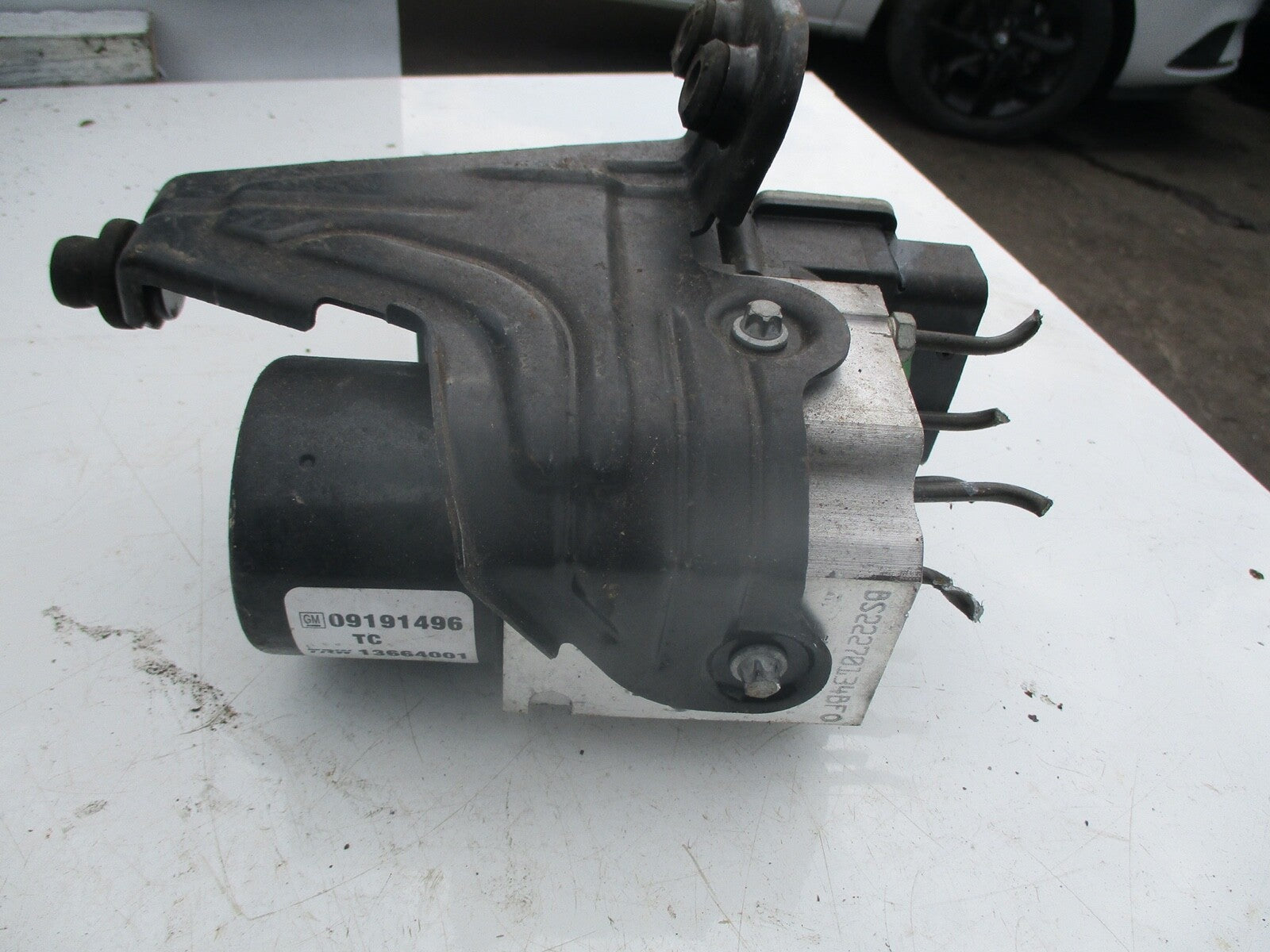 VAUXHALL VECTRA C 2003 2.0 DTI ABS PUMP 13664001 54084676A