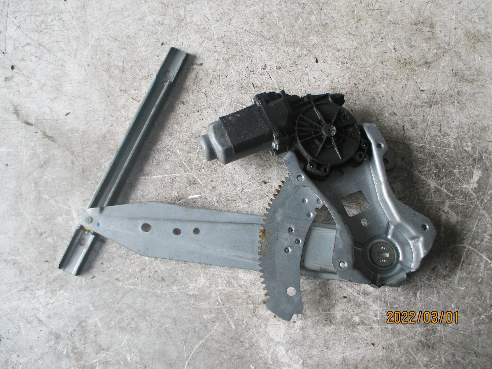 NISSAN NOTE 2008 MK1 E11 OSR DRIVER SIDE REAR WINDOW MOTOR REGULATOR 400929 A