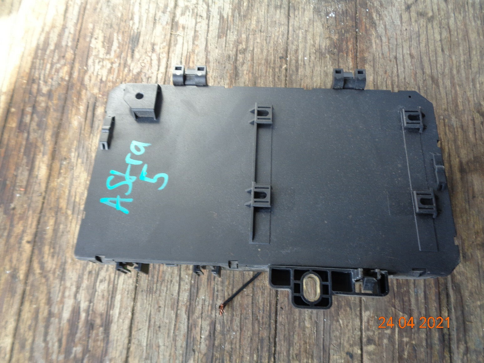 VAUXHALL ASTRA H MK5 2006 REAR BOOT FUSE RELAY BOX FUSEBOX MODULE 13181278 DP