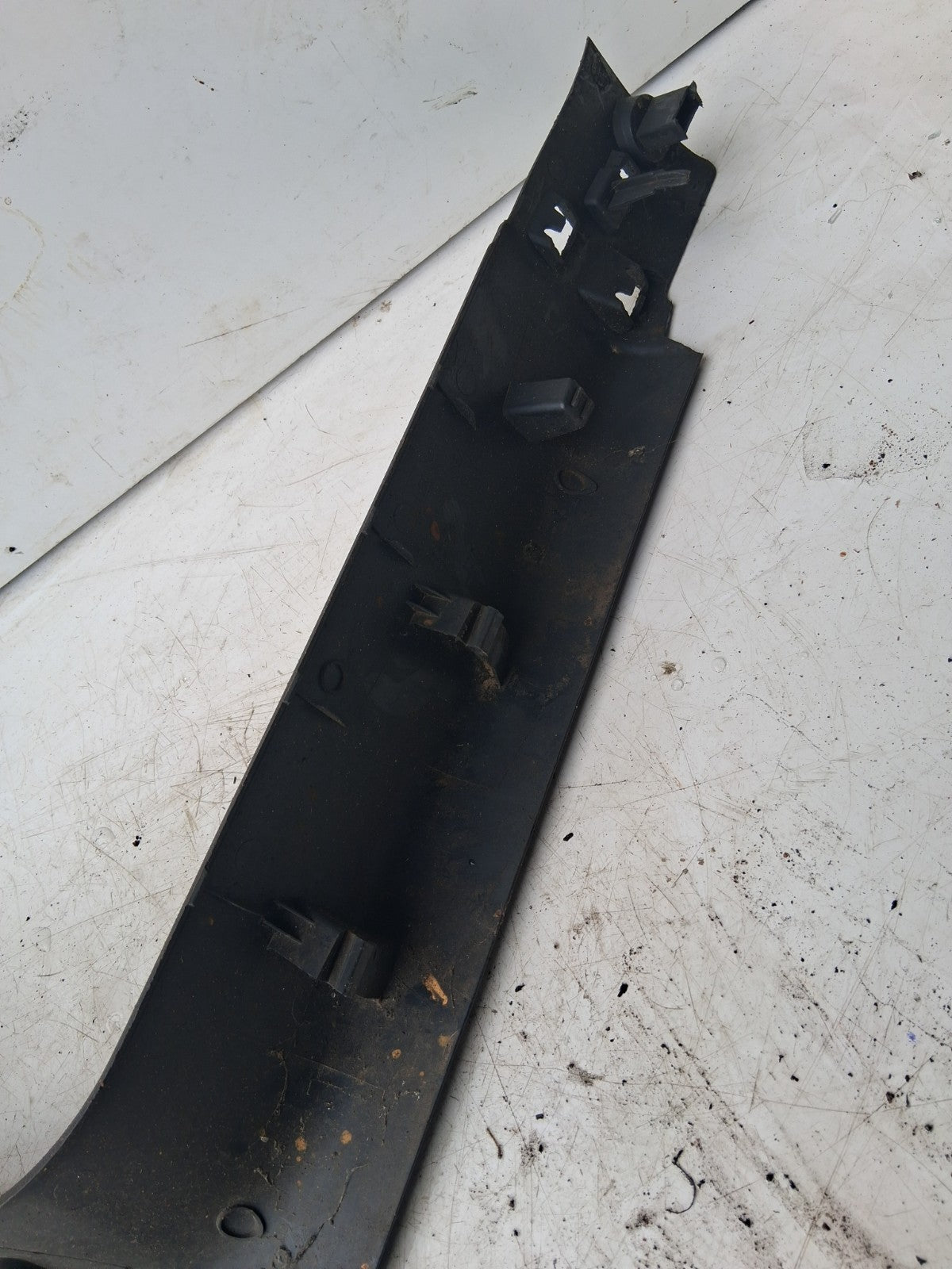 CITROEN C3 SHINE 2021 INNER LEFT DOOR SILL TRIM 9812233177