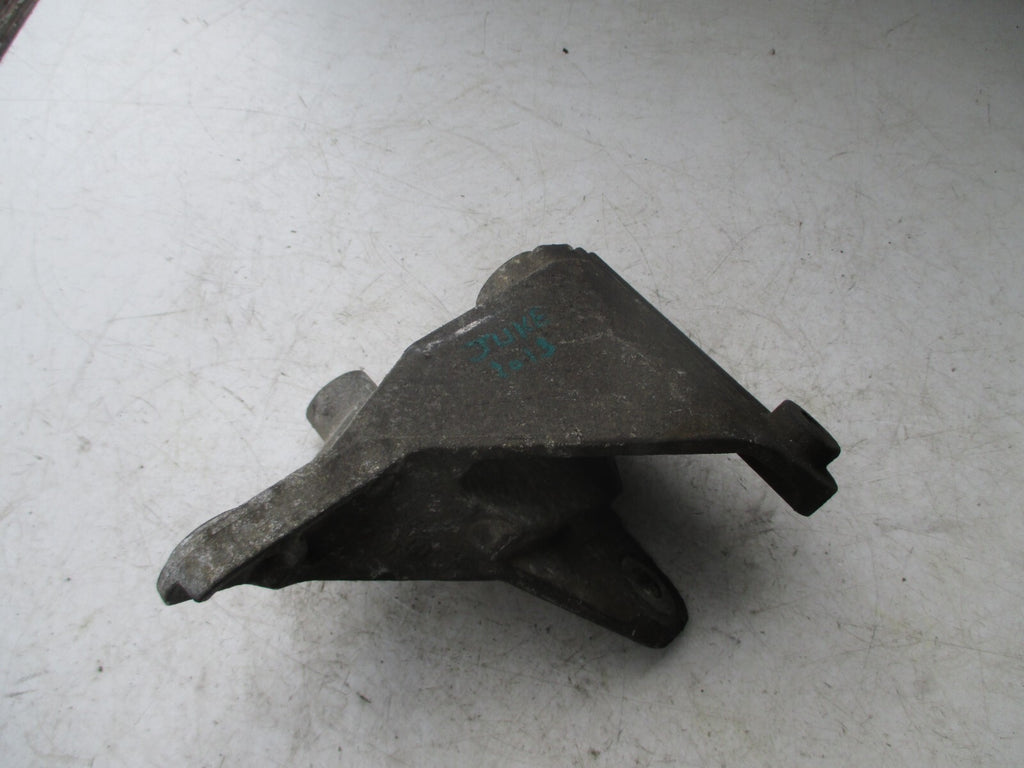 NISSAN JUKE 2013 ENGINE MOUNT BRACKET ASSEMBLY UNIT