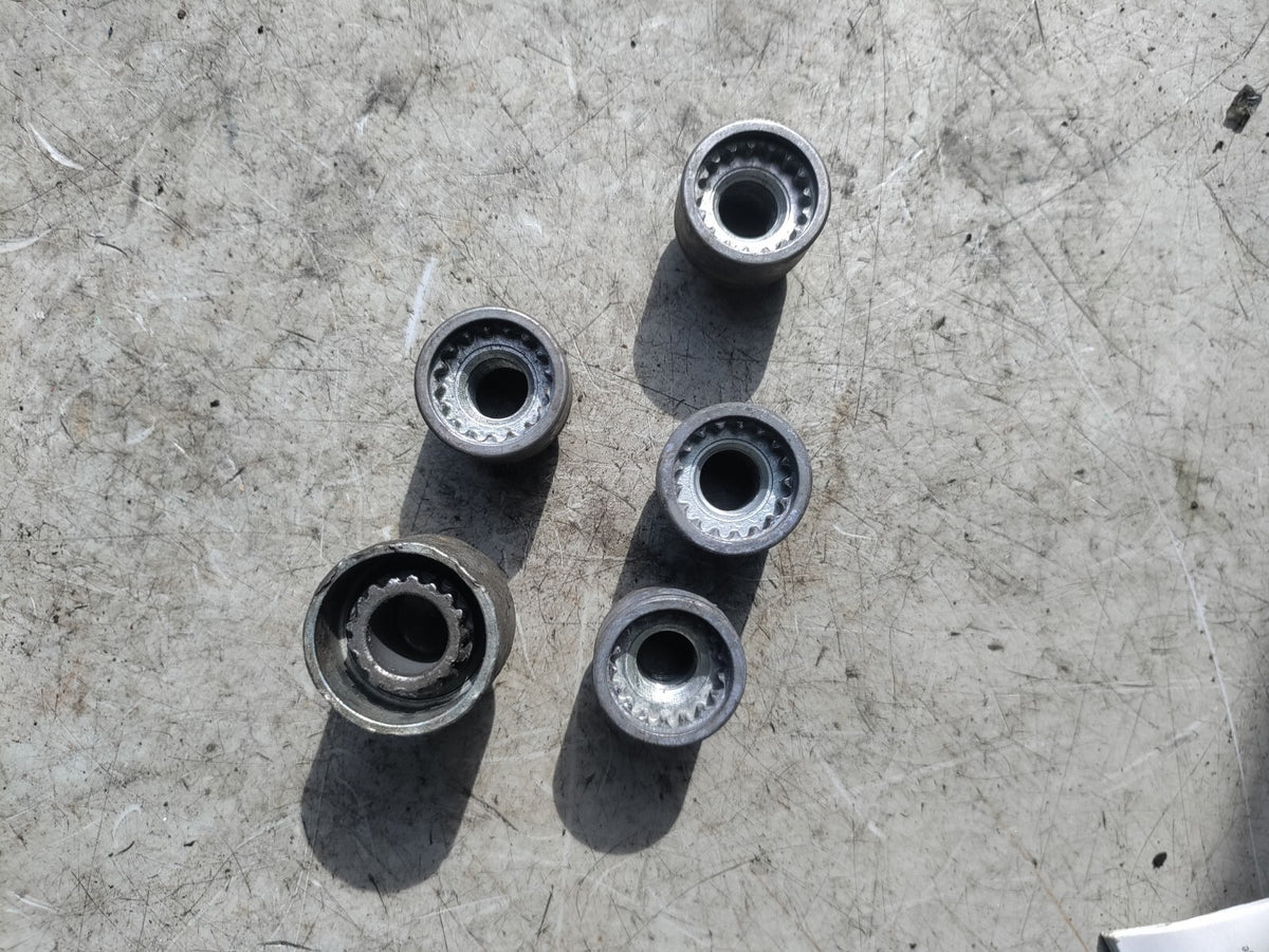 VAUXHALL ZAFIRA C 2018 WHEEL LOCKING NUT & KEY