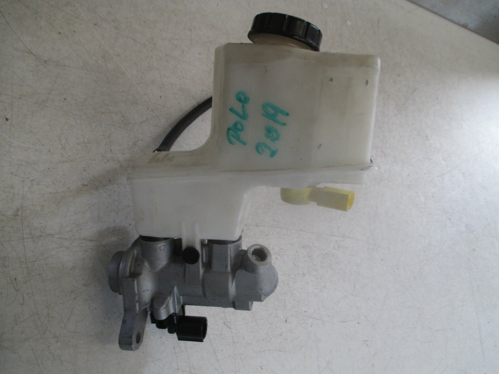 2019 VOLKSWAGEN POLO BRAKE MASTER CYLINDER RESERVOIR 2Q2611301