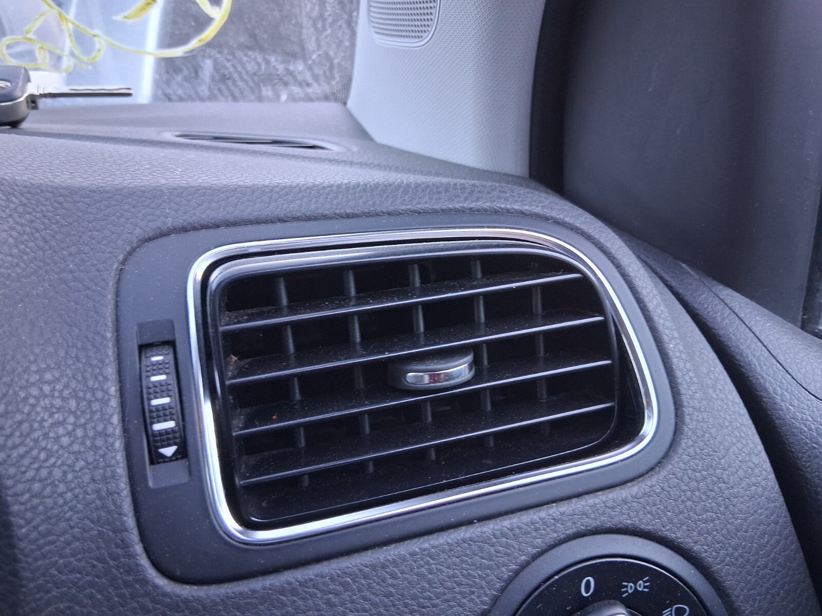 2017 VW VOLKSWAGEN POLO MK5 OS DASHBOARD AIR VENT RIGHT DRIVER SIDE