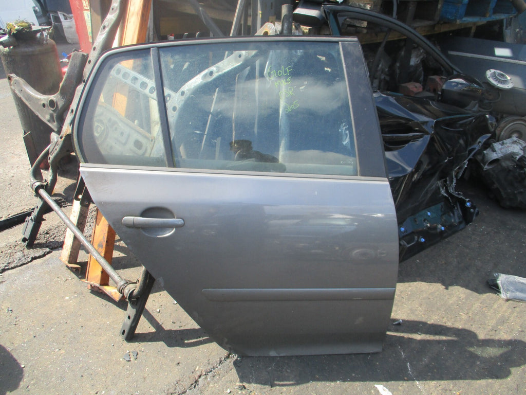 VW VOLKSWAGEN GOLF MK5 2005 HATCH OSR DRIVER SIDE REAR COMPLETE DOOR GREY