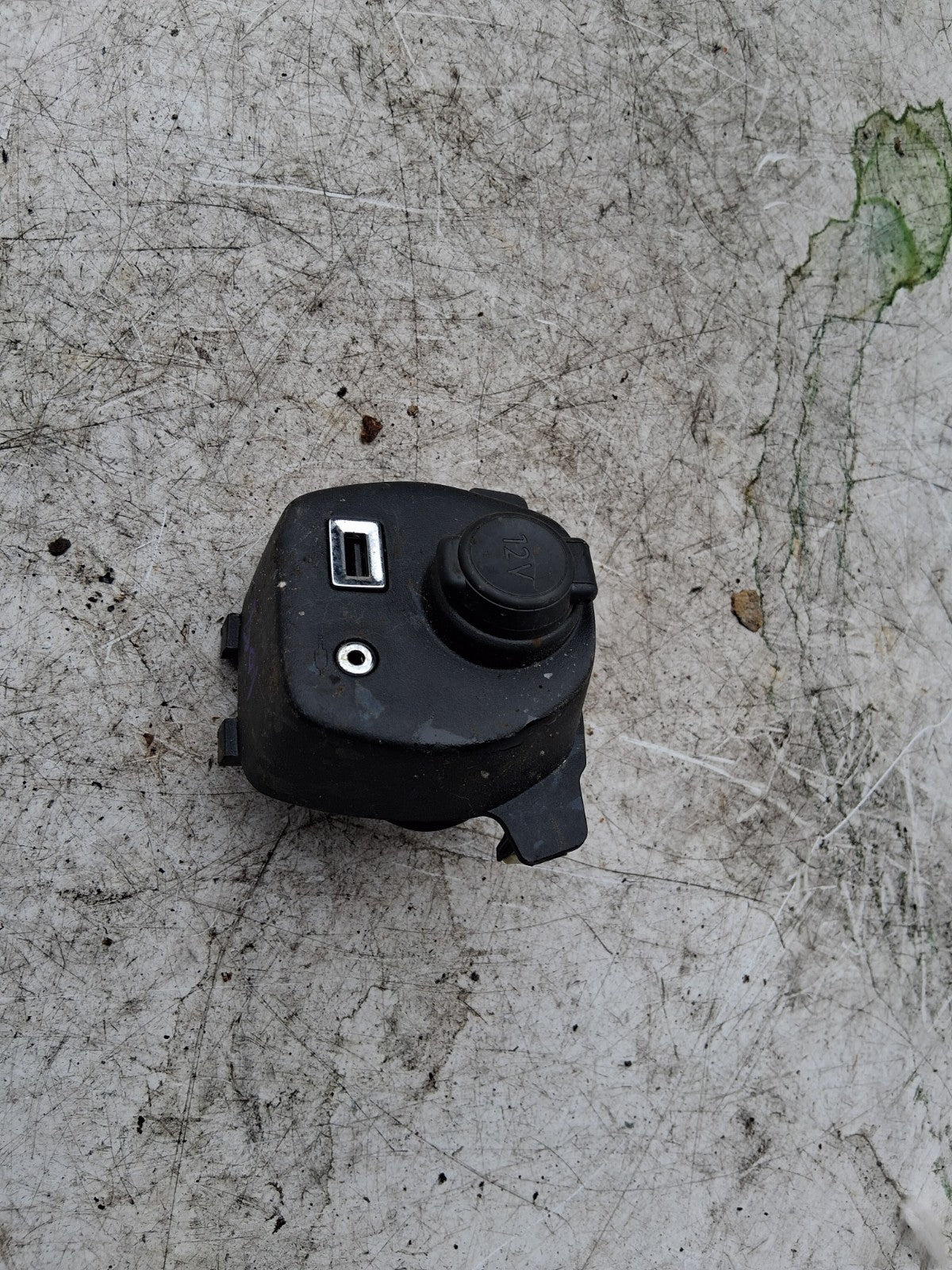 2019 PEUGEOT 108 HATCHBACK USB PORT AUX PORT