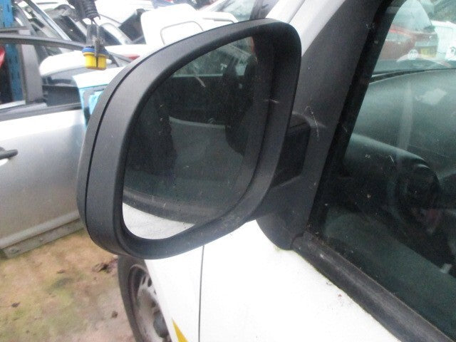2018 MERCEDES-BENZ CITAN W415 NS PASSENGER SIDE MANUAL FOLD WING MIRROR BLACK
