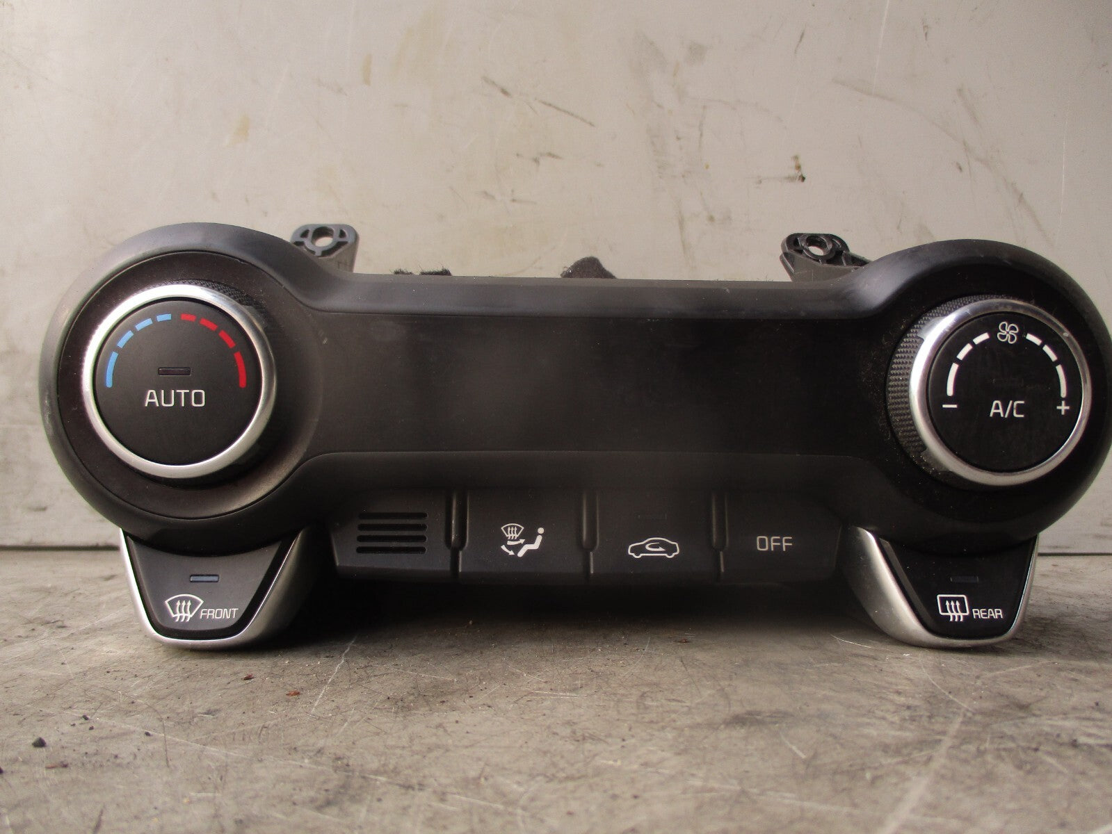 2018 KIA STONIC AC AIR CON HEATER CLIMATE CONTROL SWITCH PANEL 97250H8700