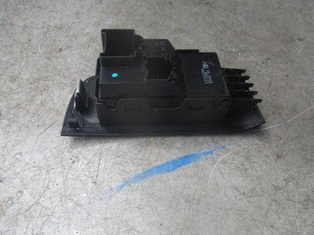 2016 VAUXHALL ZAFIRA C NSF PASSENGER SIDE WINDOW SWITCH CONTROL