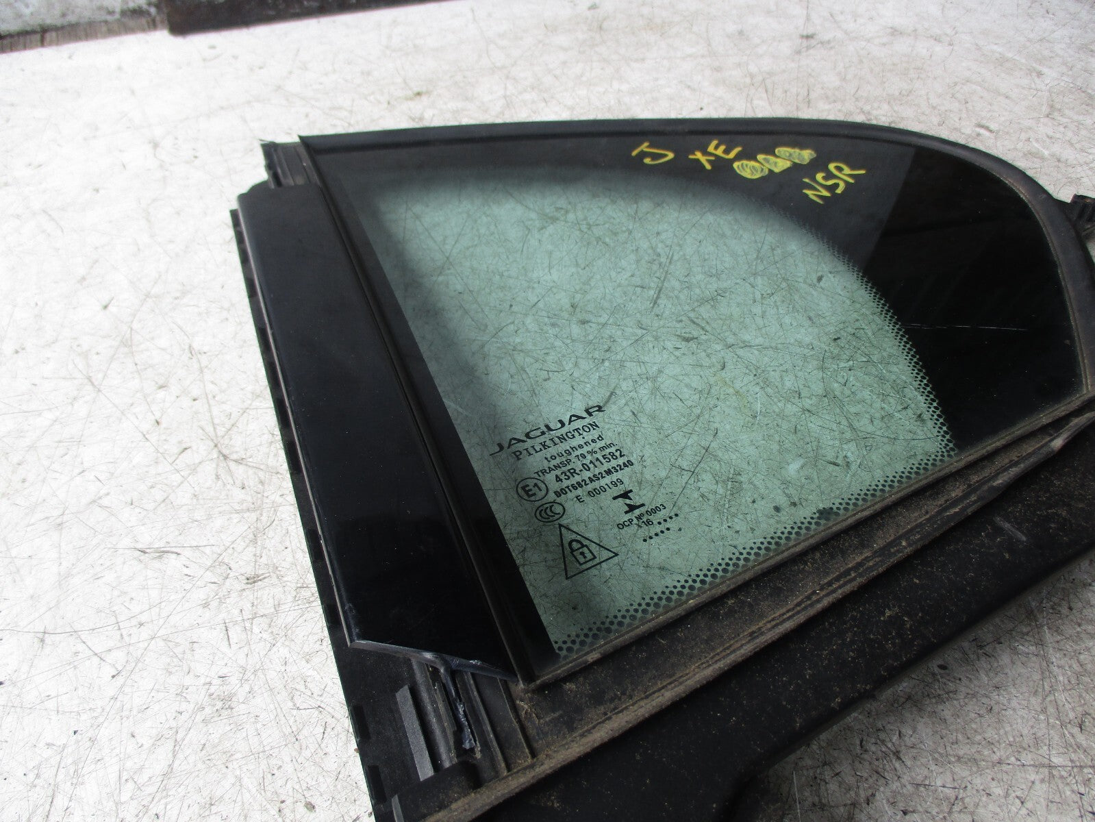 JAGUAR XE 2017 NSR PASSENGER SIDE REAR DOOR QUARTER WINDOW GLASS