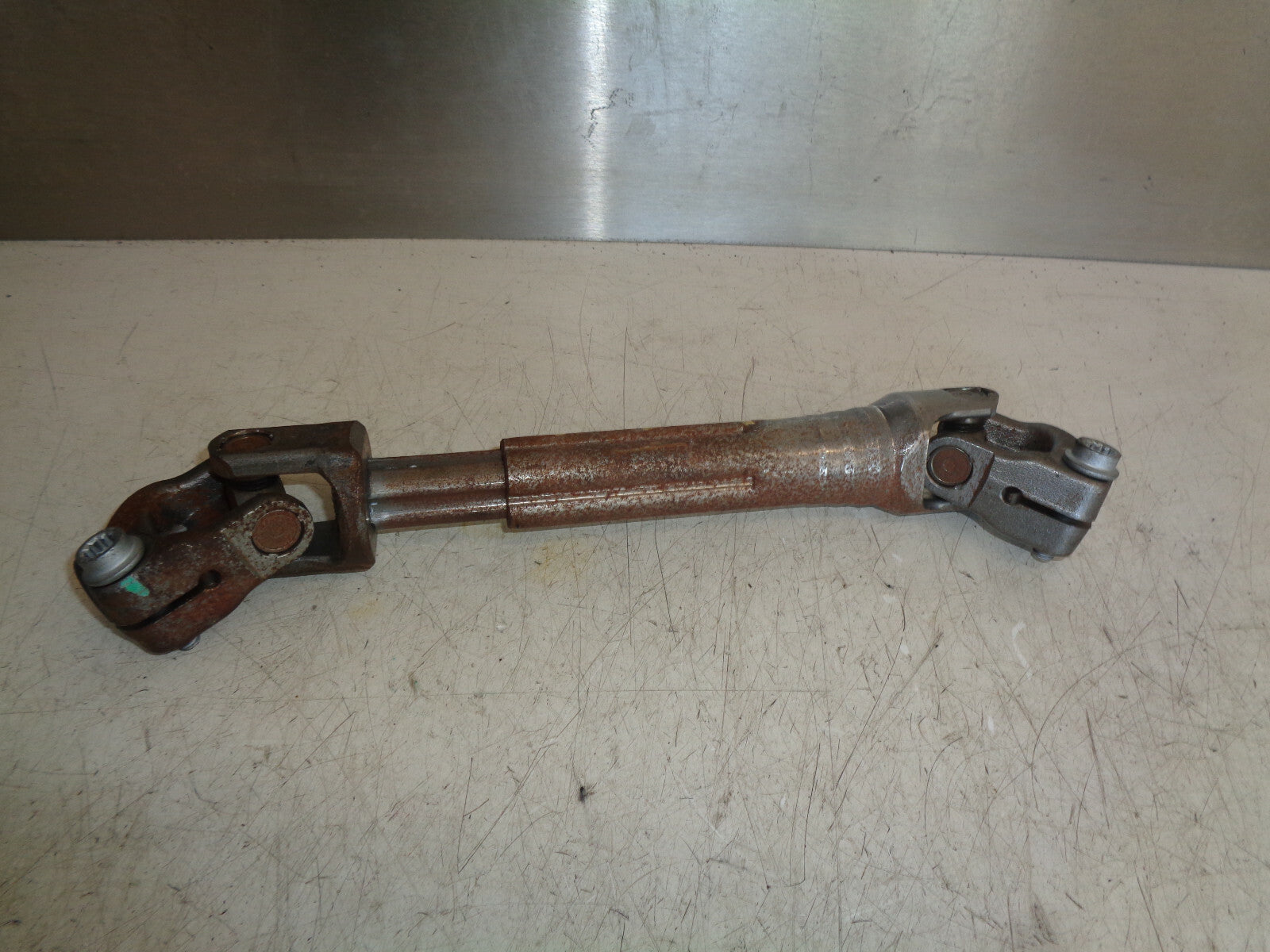 VW VOLKSWAGEN POLO 2016 LOWER STEERING JOINT KNUCKLE SHAFT 6R2423961