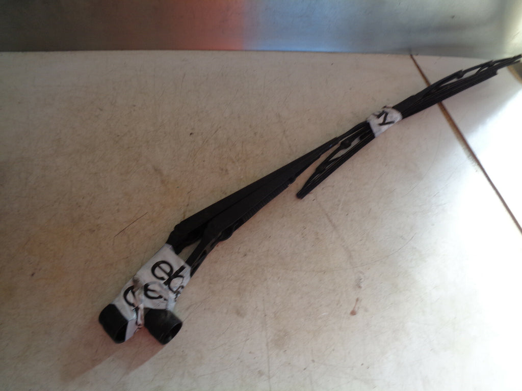 MITSUBISHI MIRAGE 2 2015 FRONT WINDSCREEN WIPER ARM BLADES