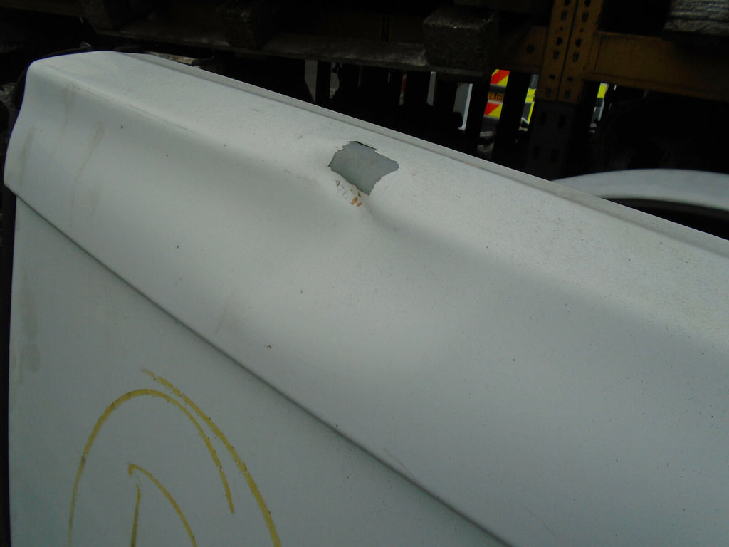 VAUXHALL VIVARO MK1 2011 OSR DRIVER SIDE REAR COMPLETE DOOR WHITE