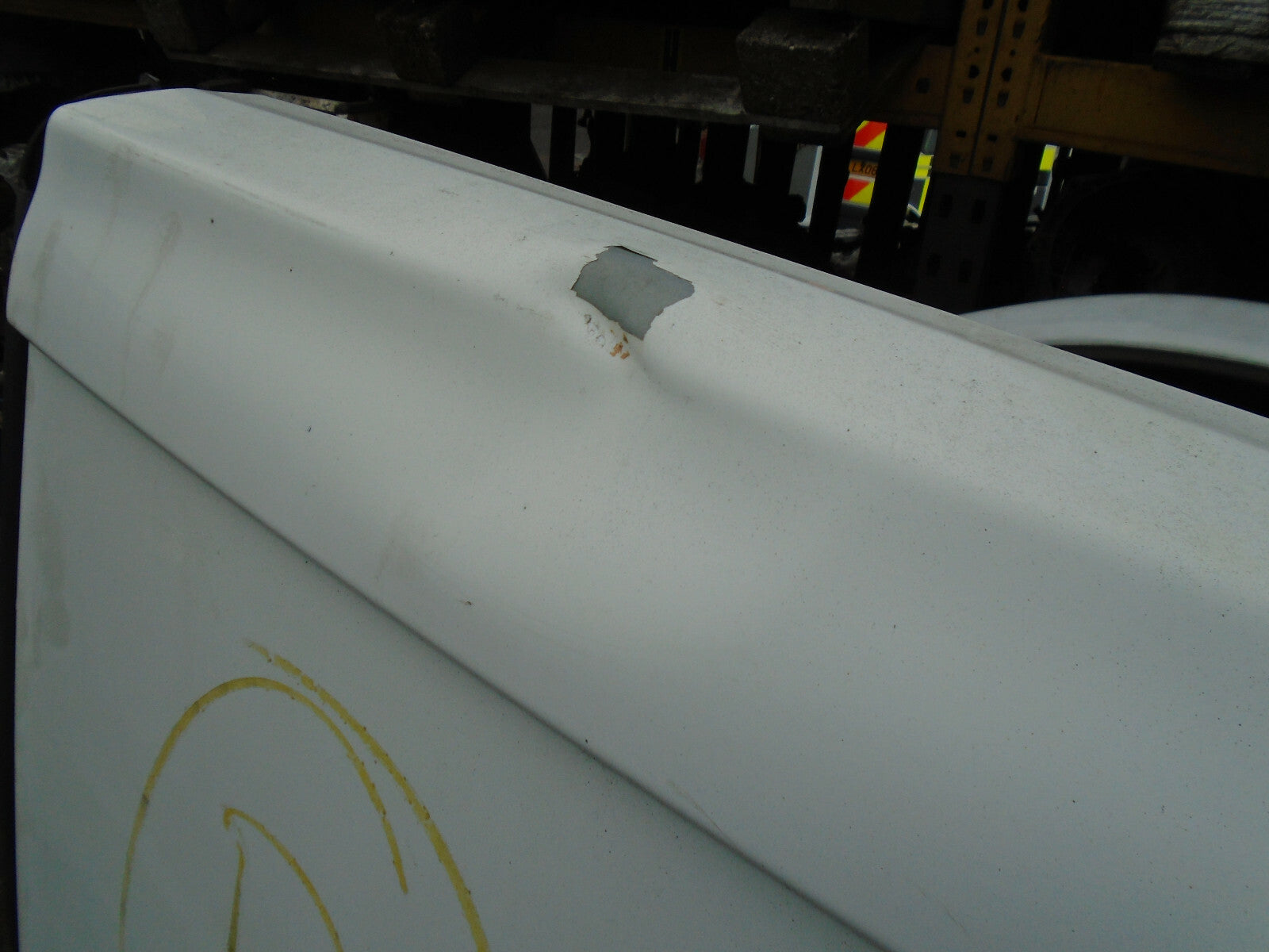 VAUXHALL VIVARO MK1 2011 OSR DRIVER SIDE REAR COMPLETE DOOR WHITE