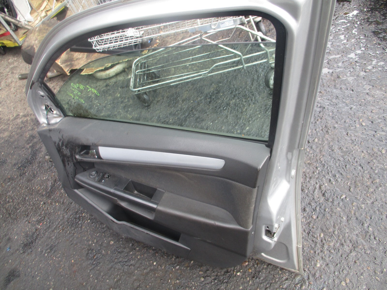 2005 VAUXHALL ASTRA H OSF DRIVER SIDE FRONT COMPLETE DOOR SILVER Z157