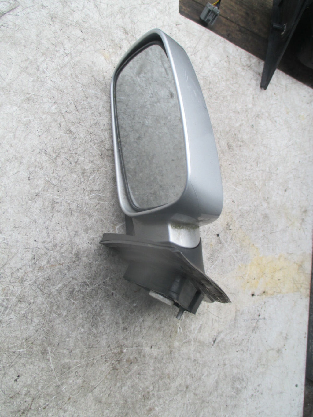 KIA SORENTO 2008 MK1 NSF FRONT PASSENGER SIDE WING MIRROR