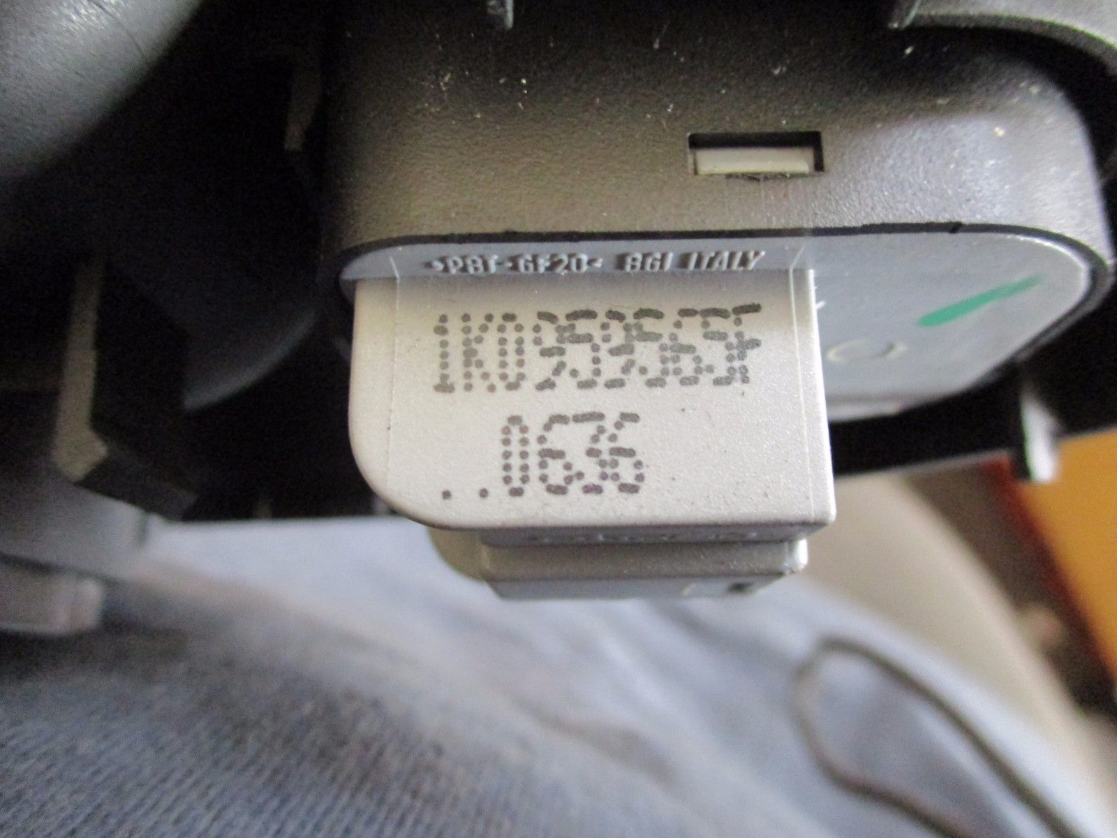 VOLKSWAGEN VW PASSAT 2006 B6 OSF DRIVER WINDOW MIRROR CONTROL SWITCH 1K4959857