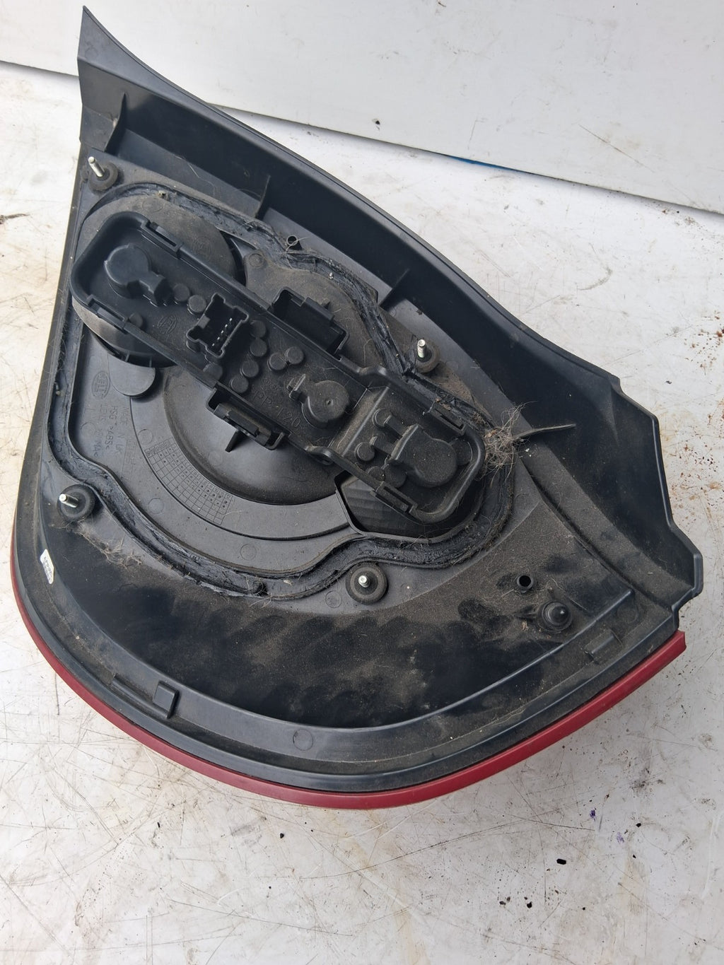 2005 NISSAN ALMERA NSR NEAR LEFT PASSENGER SIDE REAR LIGHT