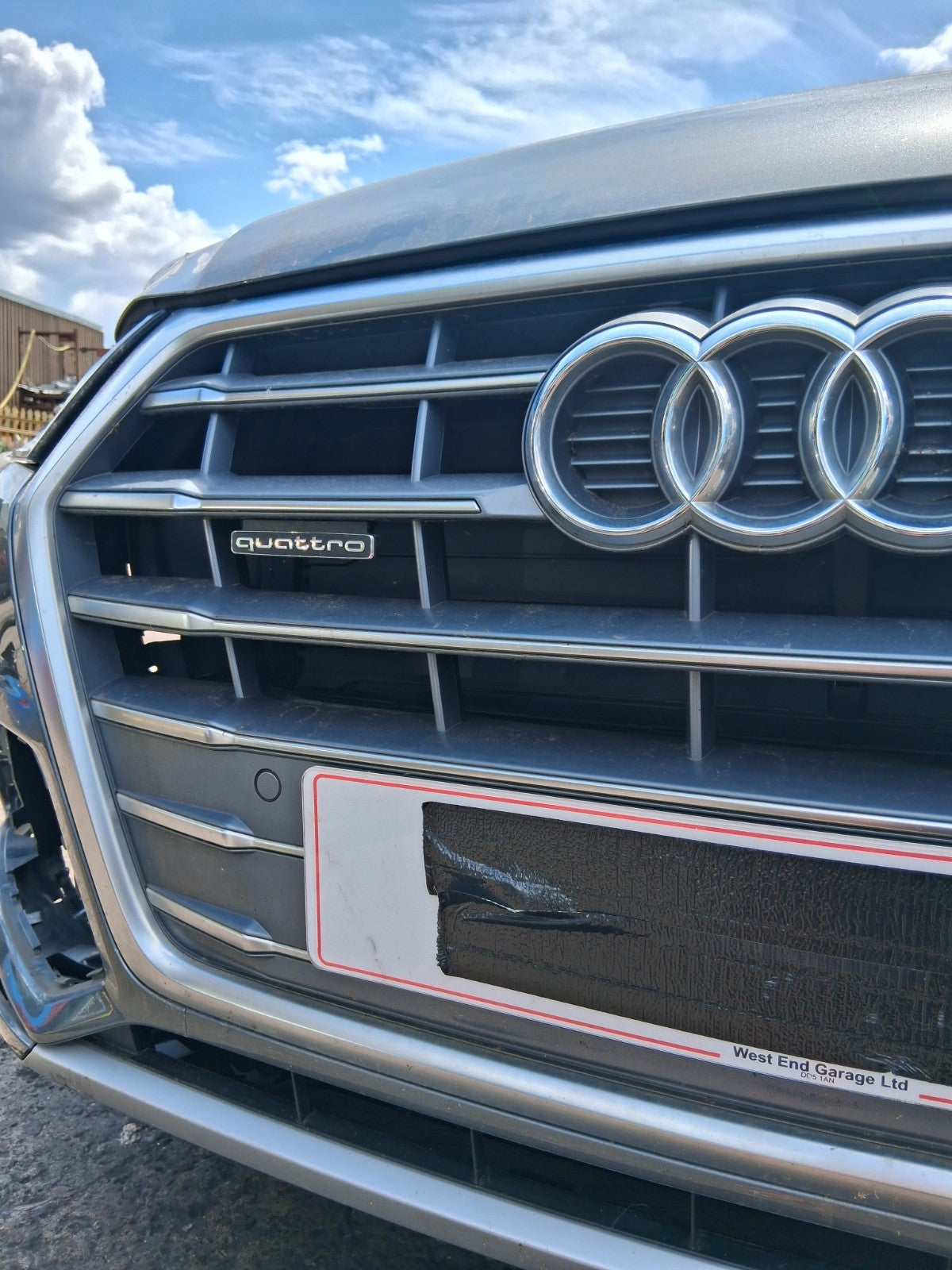 2019 AUDI Q5 FY FRONT BUMPER CENTER GRILL WITHOUT PDC SENSOR