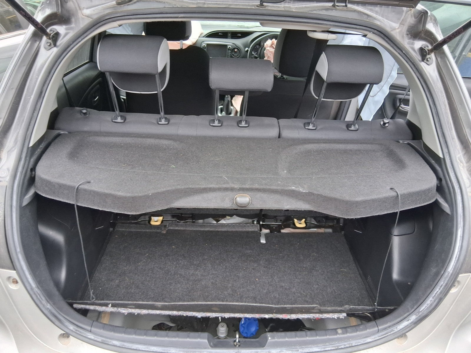 TOYOTA YARIS MK3 2019 REAR LOAD COVER PARCEL SHELF