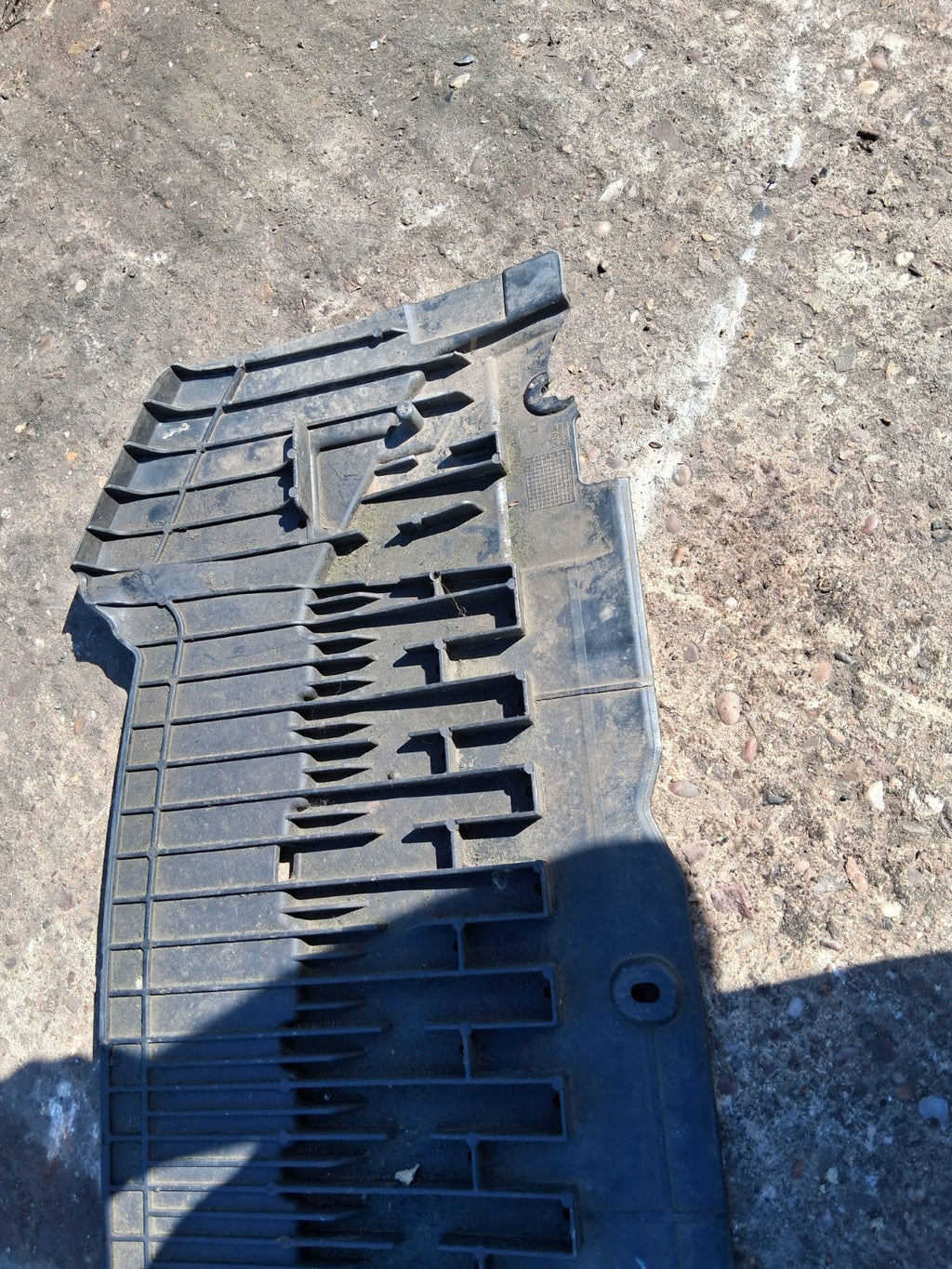 2008 AUDI A4 B8 FRONT BUMPER RADIATOR GRILL 8K0807233