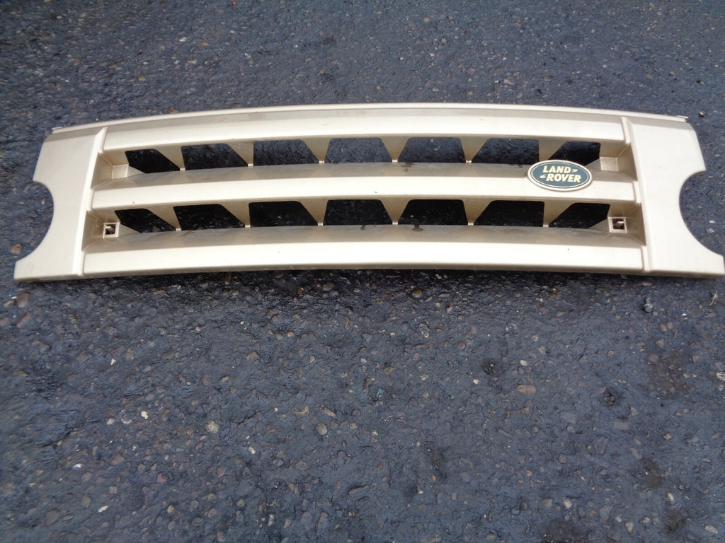LAND ROVER DISCOVERY 3 FRONT GRILLE STORNOWAY GREY DHB000274XXX
