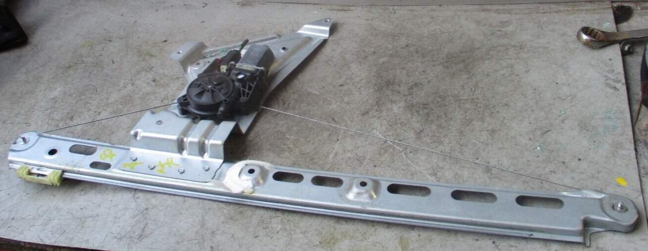2021 MERCEDES SPRINTER NSF PASSENGER SIDE WINDOW MOTOR & REGULATOR A9107201000