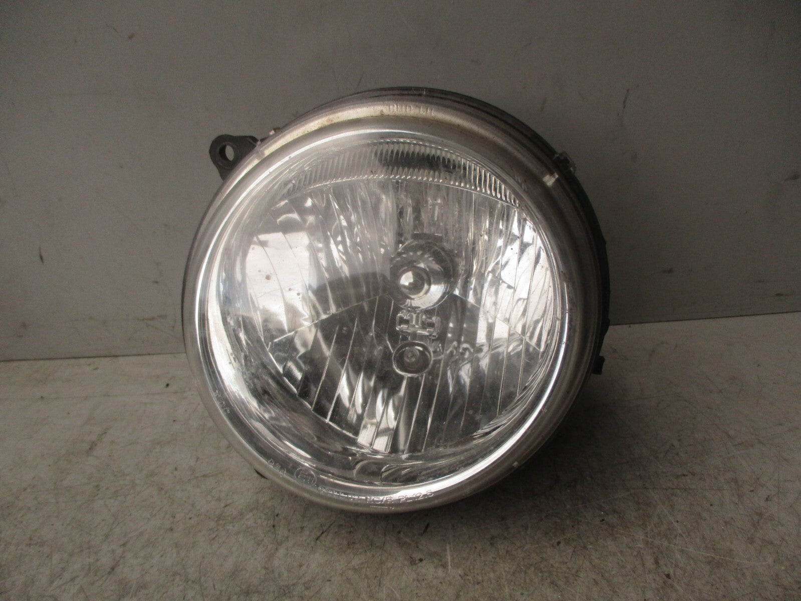 2006 JEEP CHEROKEE MK3 NSF PASSENGER SIDE FRONT LEFT HEADLAMP HEADLIGHT 05210156