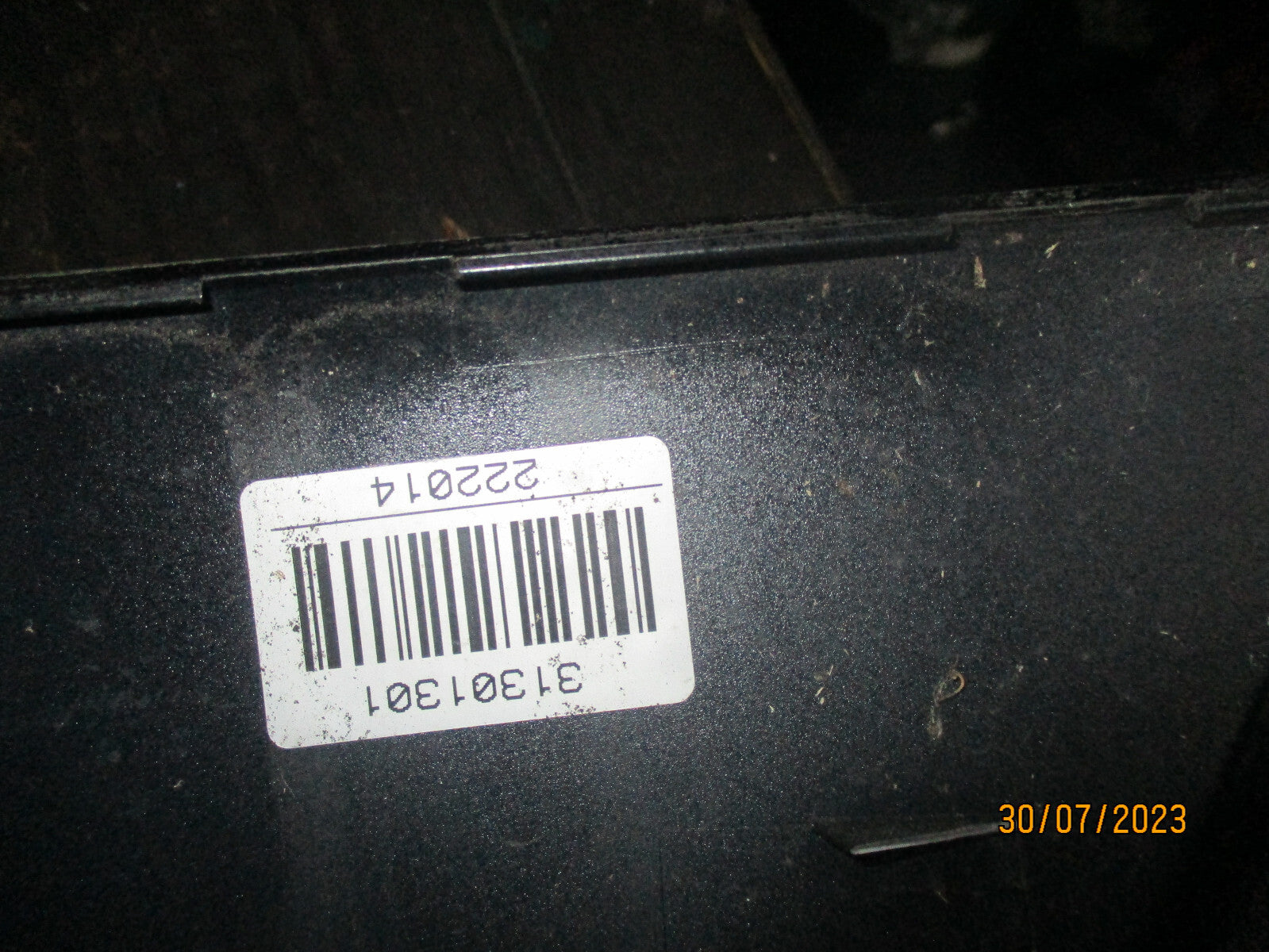 VOLVO V40 CROSS TAILGATE BACK RELEASE TRIM PANEL 01042057014/31301301
