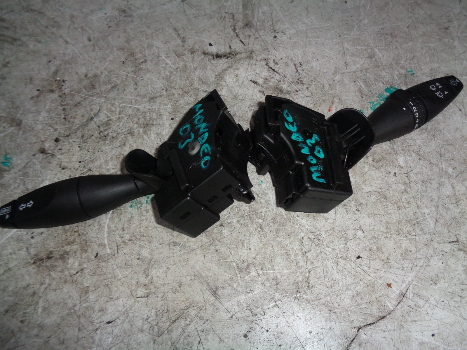 FORD MONDEO MK3 2006 2.2 DIESEL INDICATOR  AND WIPER STALK