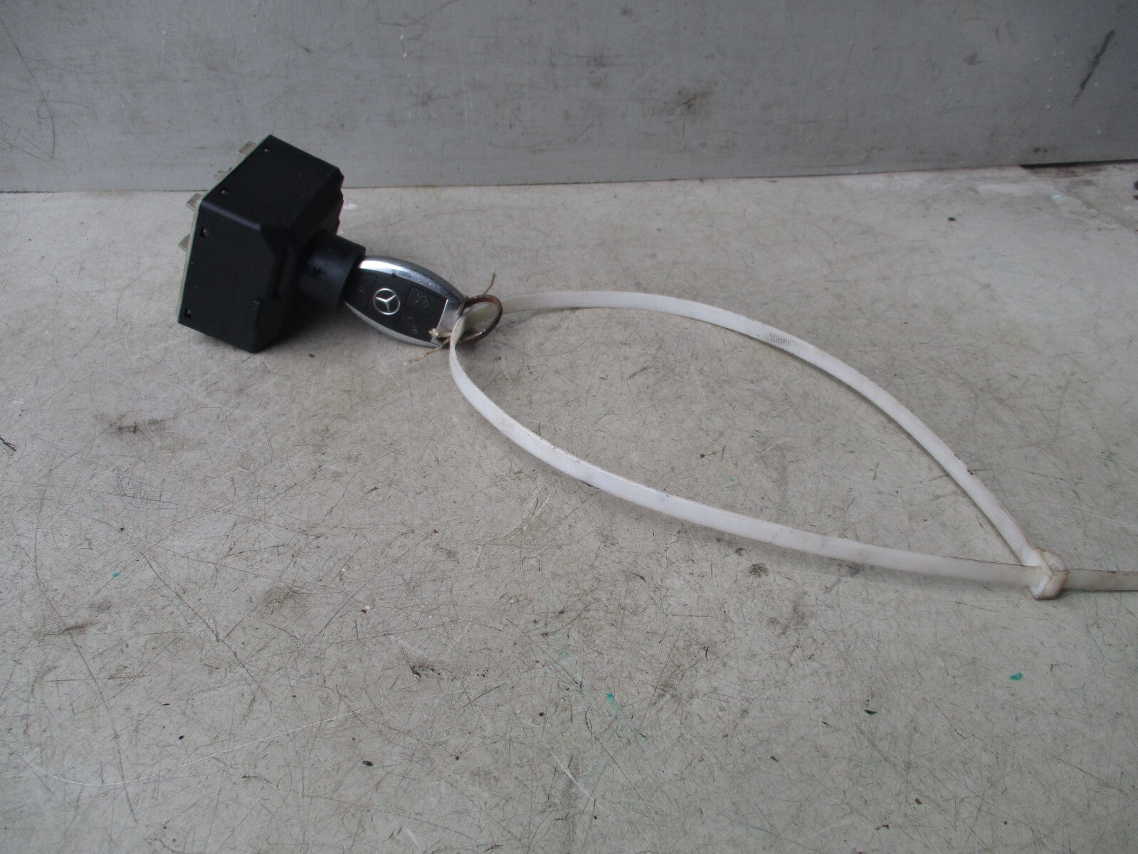 2018 MERCEDES BENZ A CLASS W176 IGNITION LOCK SWITCH BUTTON A2469054803