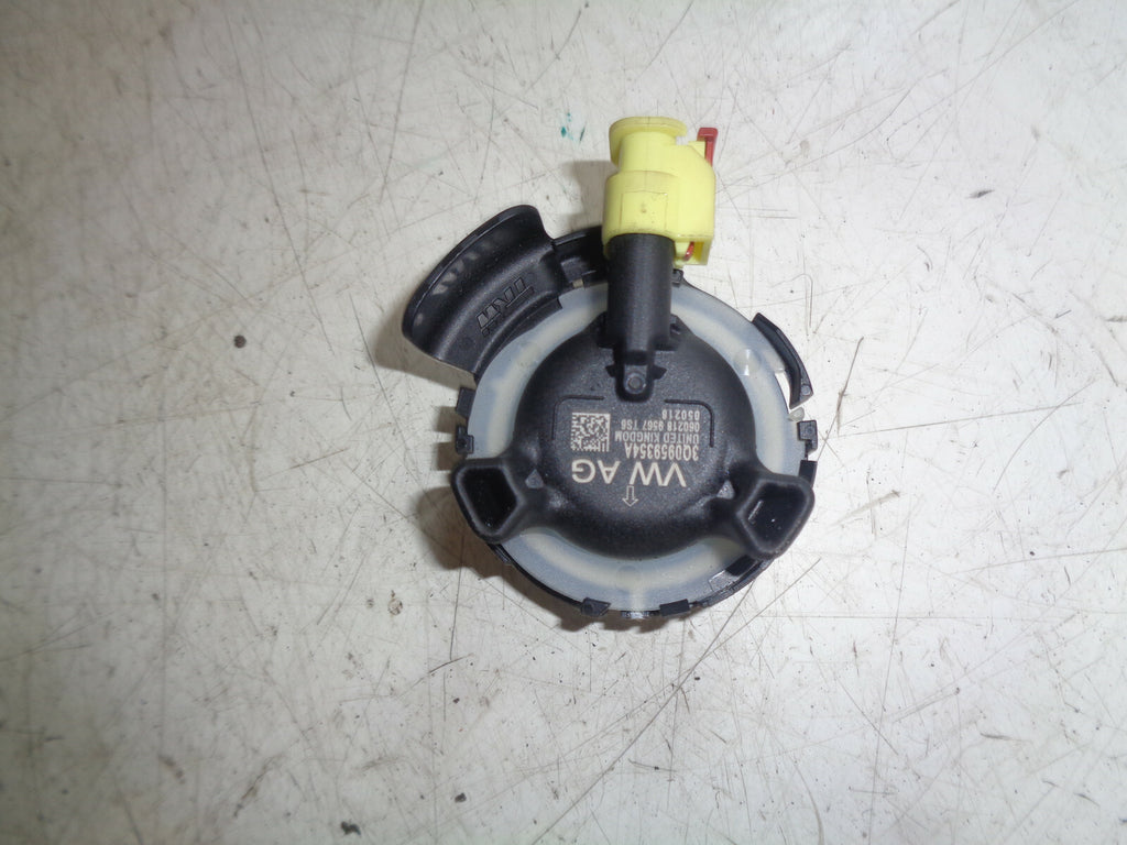 VW VOLKSWAGEN PASSAT B8 2018 DRIVER SIDE FRONT PRESSURE CRASH SENSOR 3Q0959354A
