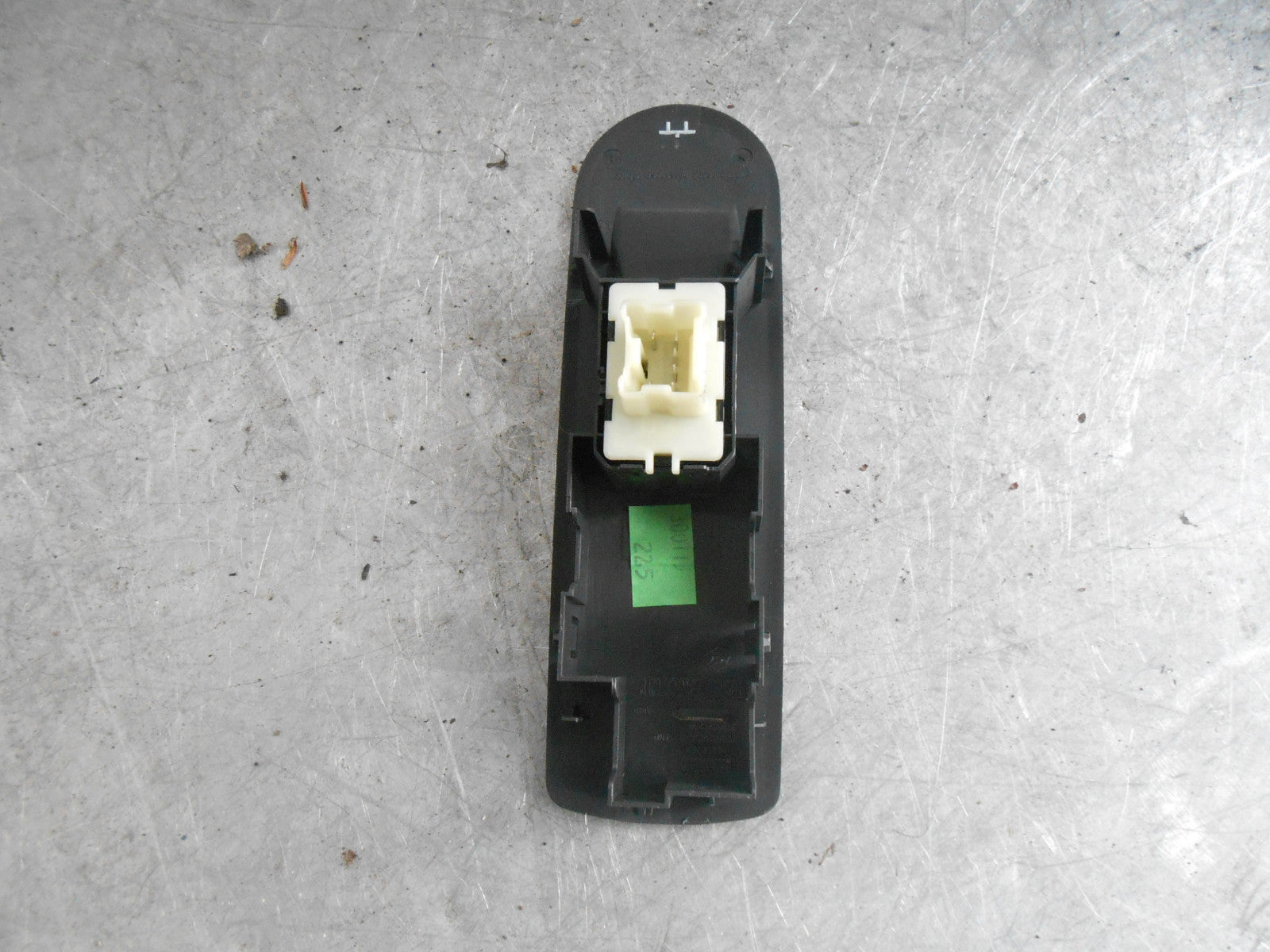 RENAULT CLIO X98 (MK4) 2015 NSF PASSENGER SIDE FRONT WINDOW SWITCH & TRIM