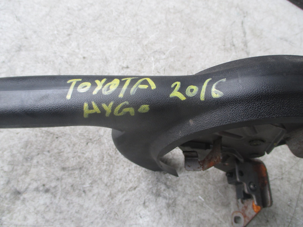 2016 TOYOTA AYGO MK2 HANDBRAKE LEVER AND HANDLE