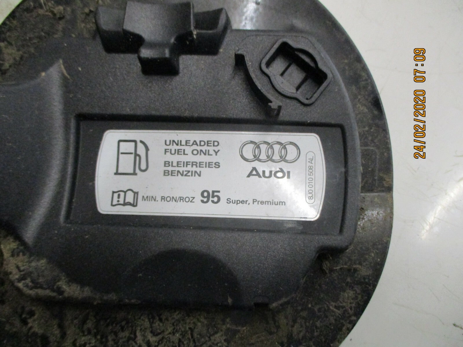 AUDI A1 8X 2017 PETROL DIESEL FUEL FILLER DOOR FLAP CAP COVER BLACK 8X0809906