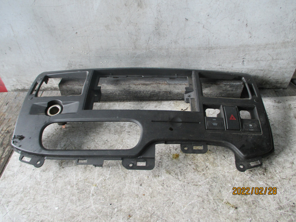 FORD TRANSIT MK7 2012 RADIO MOUNTING DASH CENTRE TRIM 6C11V047A04BW