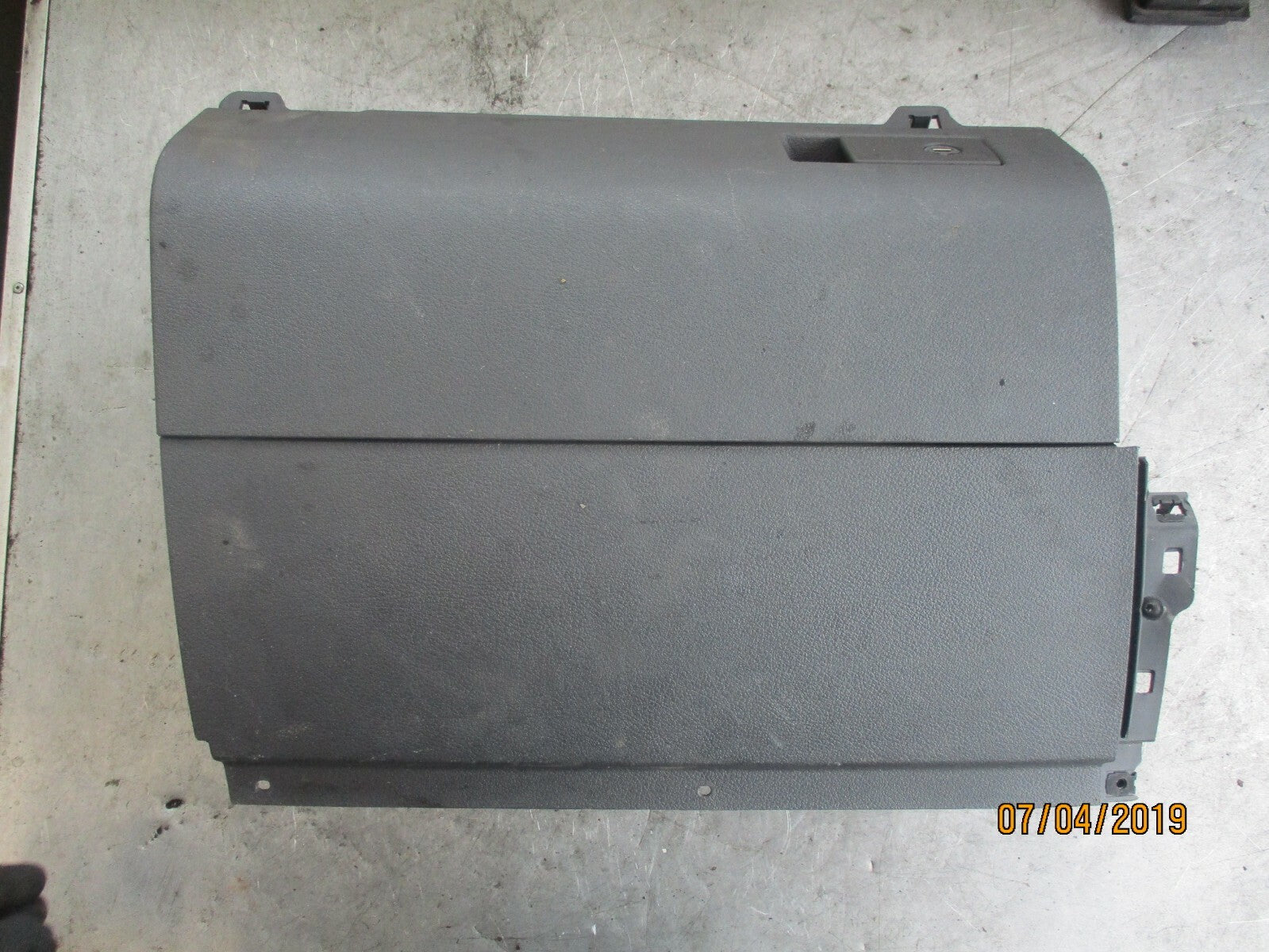 VW VOLKSWAGEN TOURAN 1T (MK1) GLOVE BOX COMPARTMENT 1T2857101A