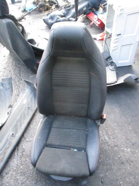 2018 MERCEDES A CLASS W176 OS DRIVER SIDE FRONT COMPLETE SEAT LEATHER RED STITCH