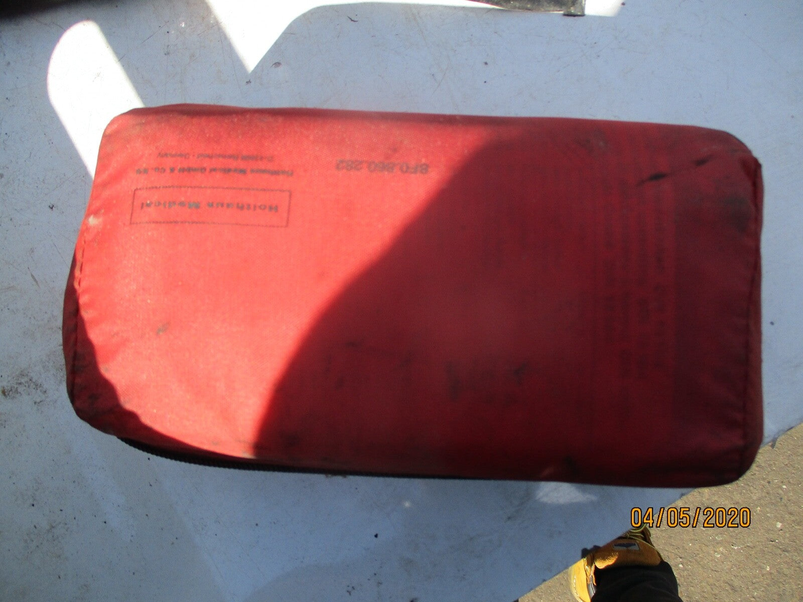 AUDI A3 A4 A6 S3 RS4 IN CAR FIRST AID EMERGENCY KIT 8F0860282 8F0 860 282