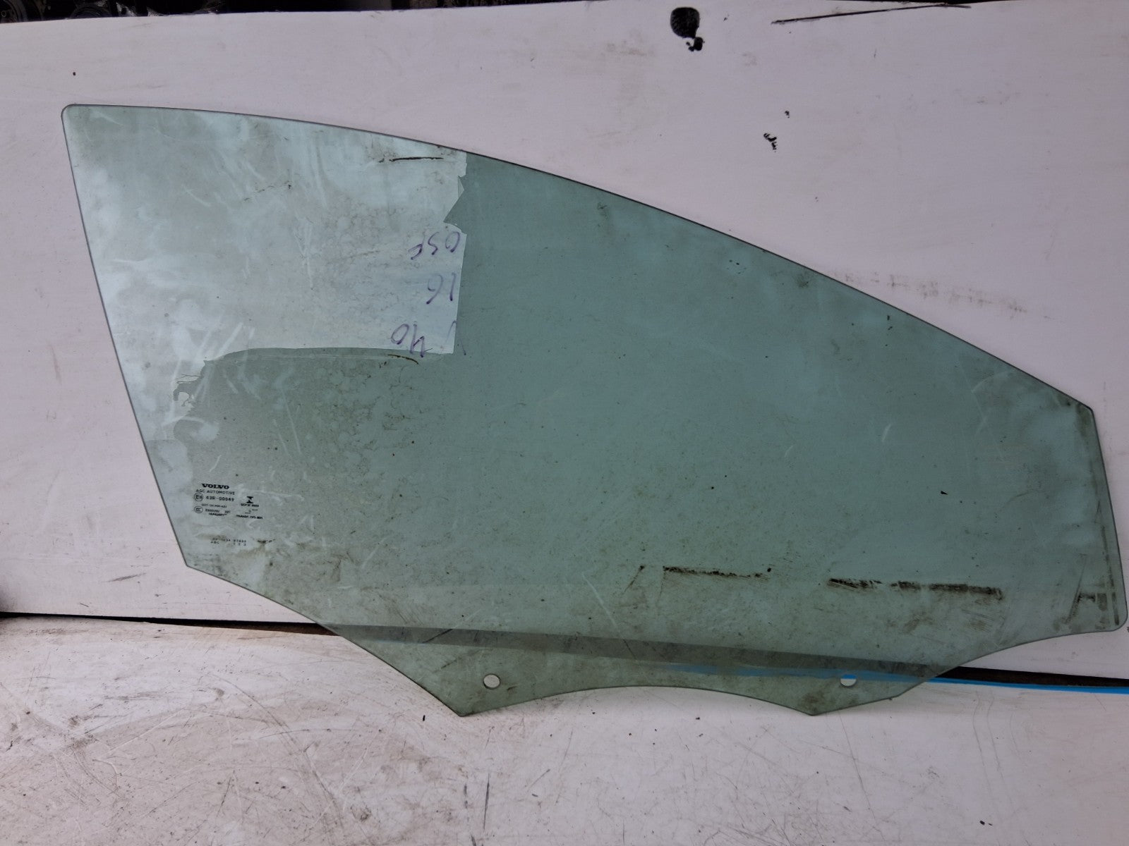 2016 VOLVO V40 R DESIGN OSF DRIVER SIDE FRONT WINDOW GLASS