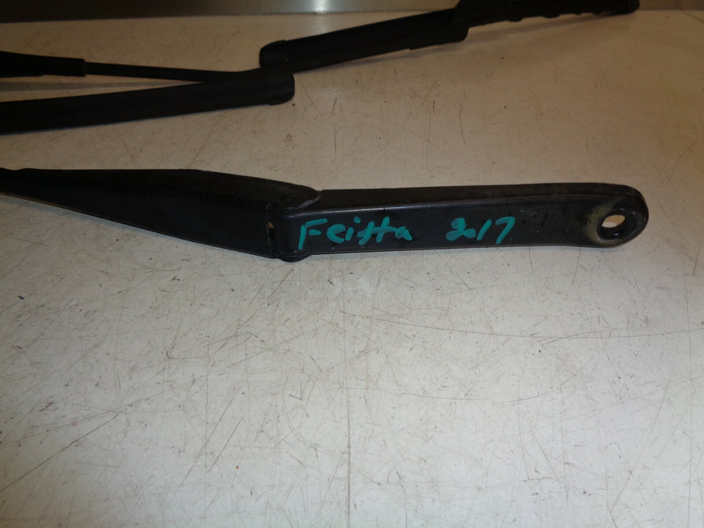 FORD FIESTA MK7 2017 1.25 PETROL FRONT WIPER ARMS + BLADE